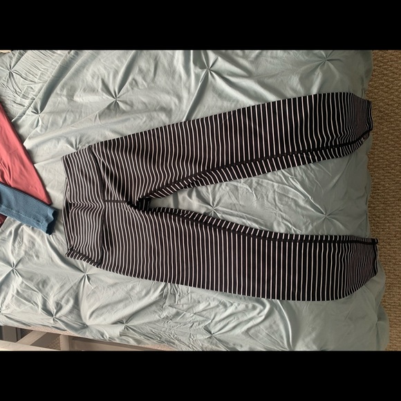 Lulu leggings! size 6 - Picture 1 of 2